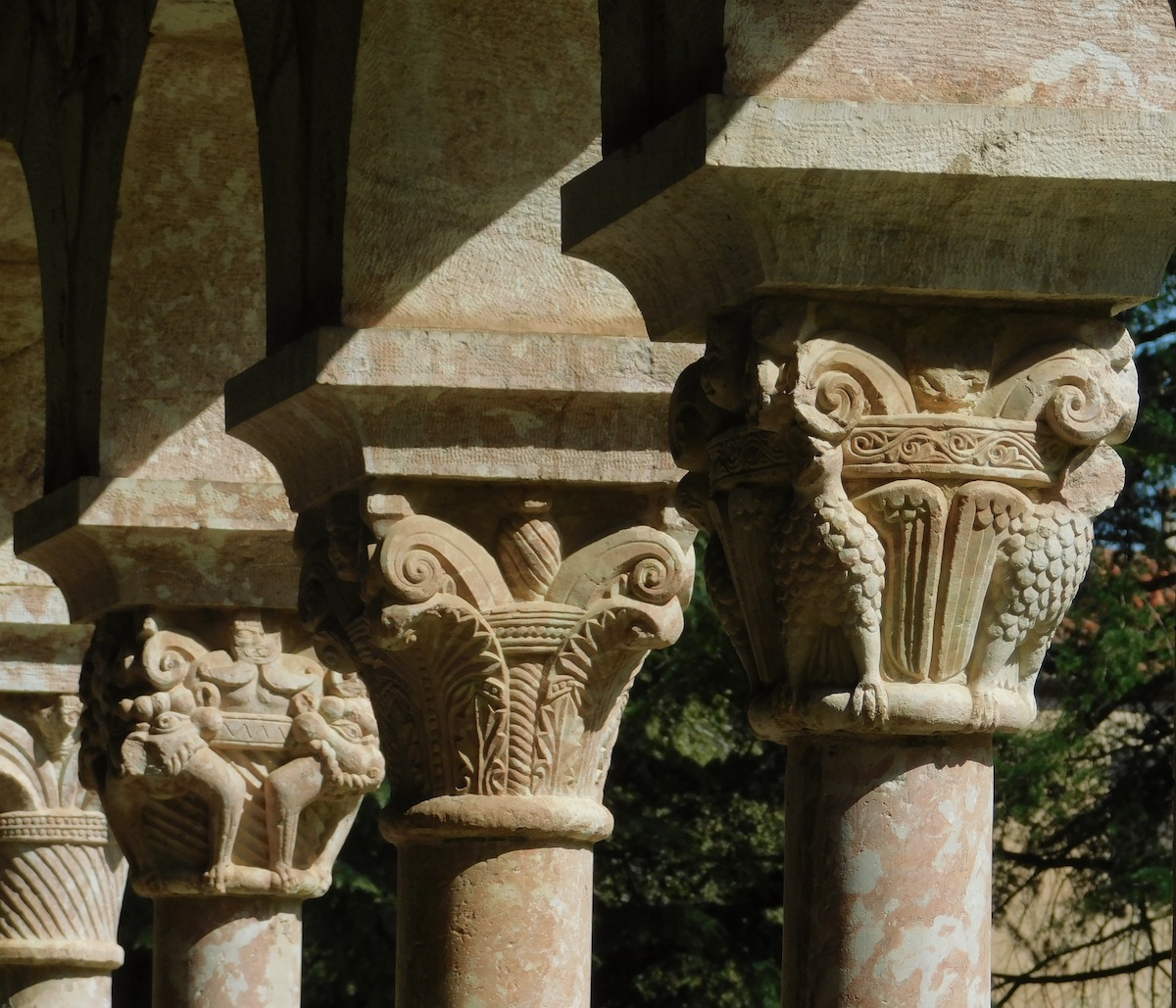 Chapiteau abbaye St-michel de Cuxa cloître